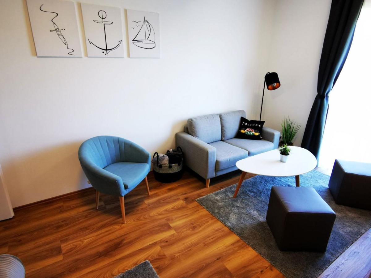 Chilling On Apartment Orfu